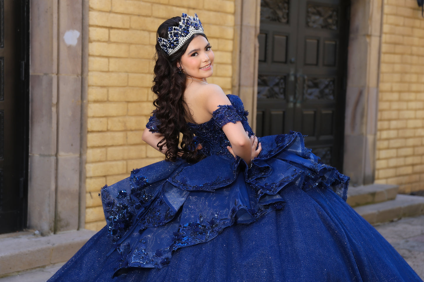 Elegant Quinceañera Package
Hair & Makeup for 2 Days – $500