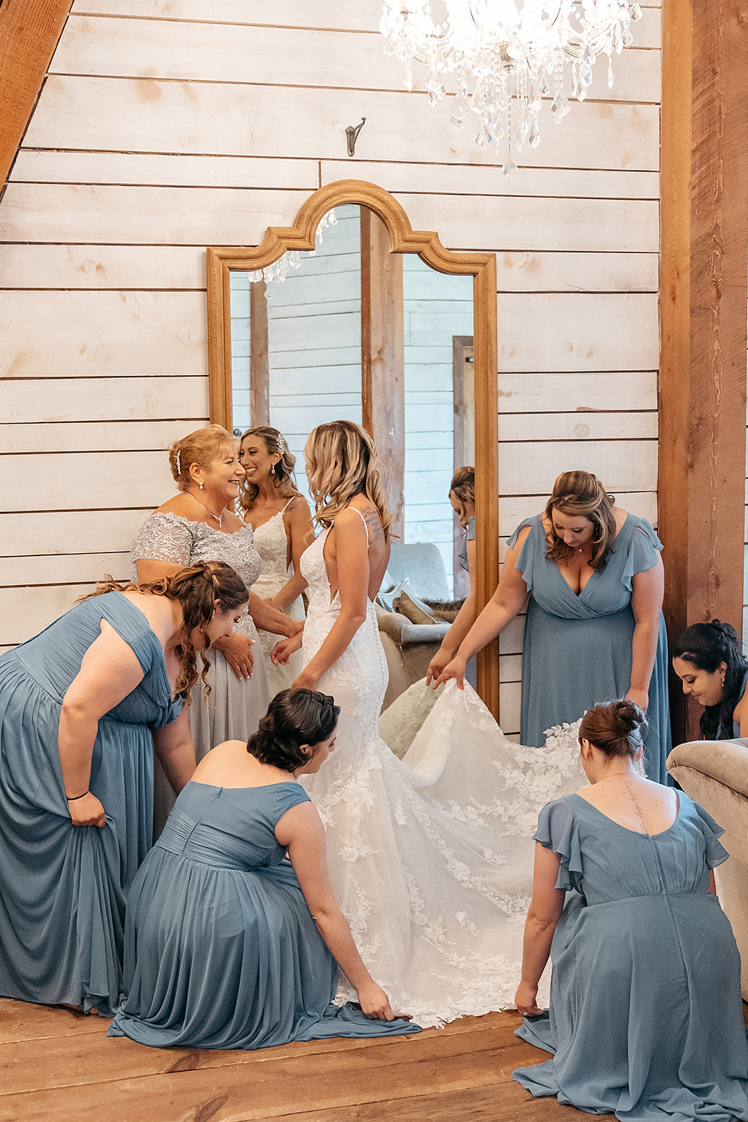 Diamond Wedding Package $2,050 (1 Bride With Trial + 8 Bridesmaids) DA Makeup Studio Diamond Wedding Package $2,050 (1 Bride With Trial + 8 Bridesmaids) DA Makeup Studio
